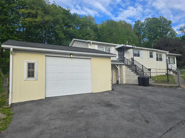 170 Bradley School Rd, Mount Hope, WV 25880