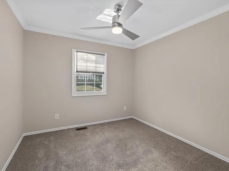 2938 E Saint Marks Rd — Photo 21