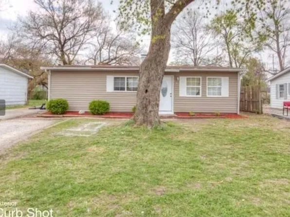 148 Saint James Ln, Cahokia, IL 62206