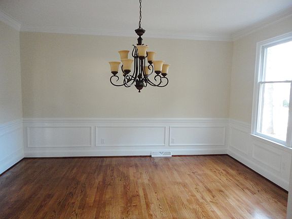 4th image of 5535 McPherson Dr