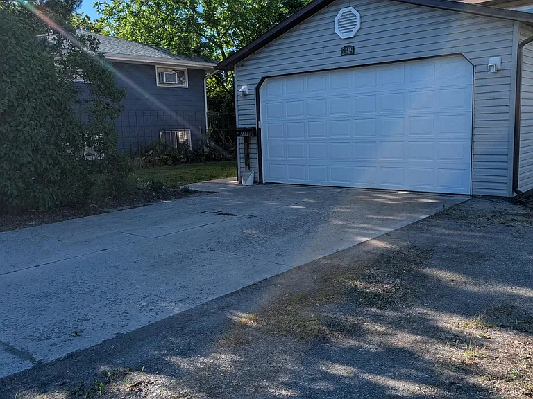 2319 Livingston Ave — Photo 5