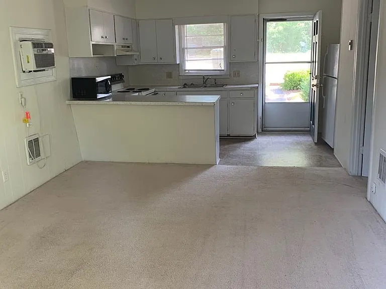 134 Cochran Rd — Photo 3