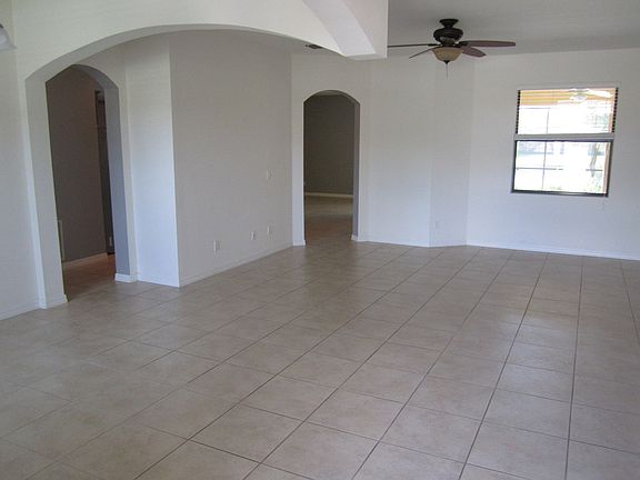 5th image of 3912 Coastal Breeze Dr