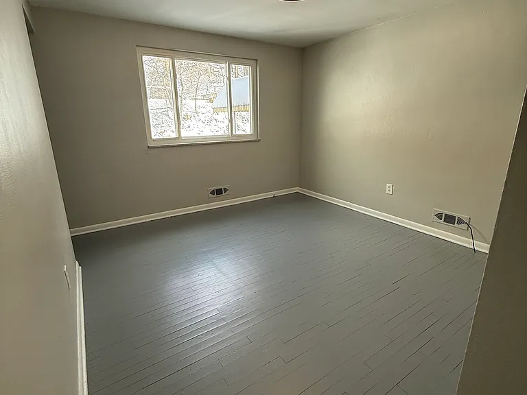 450 Dawes St — Photo 7