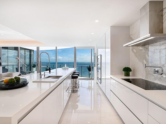 4th image of 15701 Collins Ave #2802