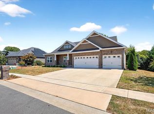 516 Ingleside Ln, O'Fallon, IL 62269