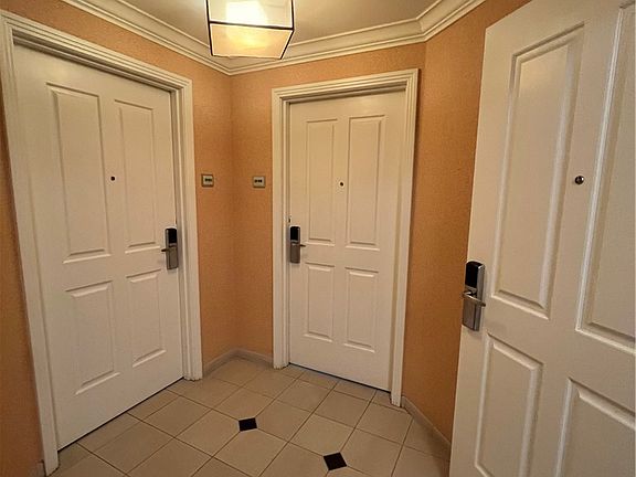 5th image of 125 E Harmon Ave #2918