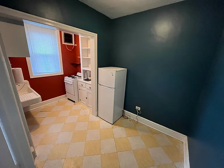 Kitchen/Dining Area