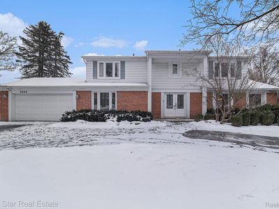 5585 Apple Ridge Trl, West Bloomfield, MI, 48322