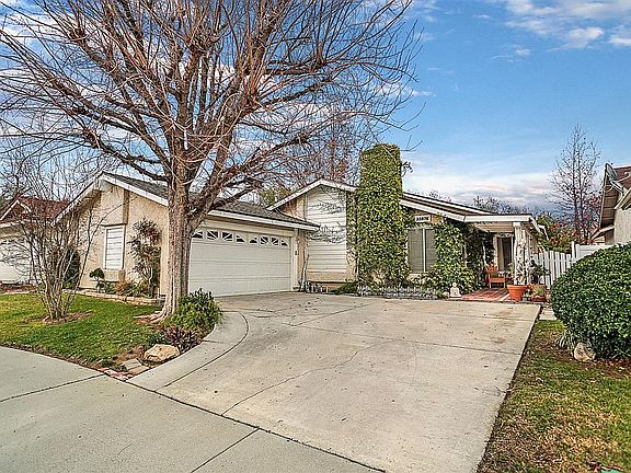 2nd image of 25876 Empalmo Ct