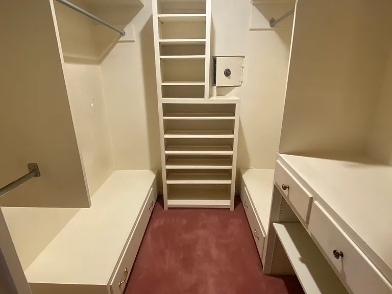 Master Walk-in-closet