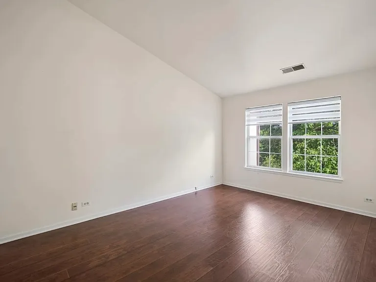 112 White Branch Ct — Photo 6