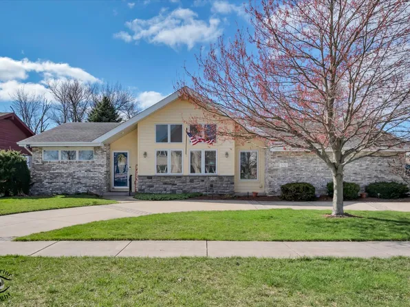 302 Miller St, Beecher, IL 60401