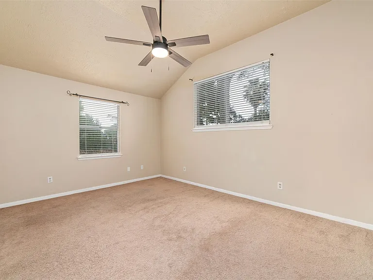 1934 Pincher Creek Dr — Photo 22