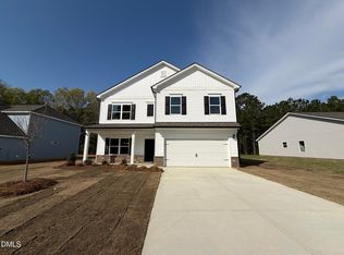 1660 Elk Run Dr, Fayetteville, NC 28312