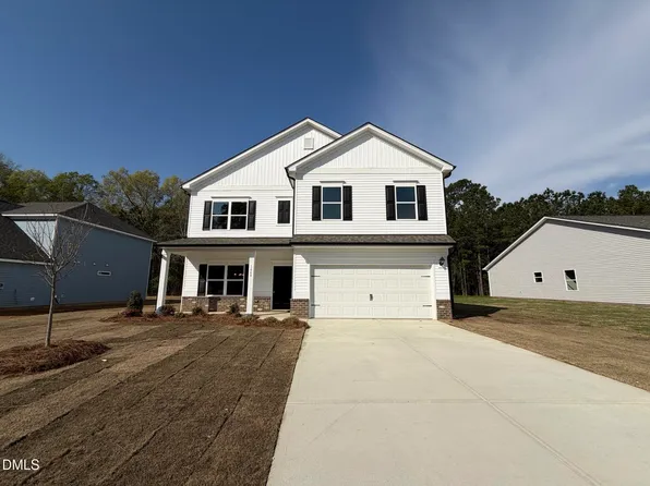 1660 Elk Run Dr, Fayetteville, NC 28312
