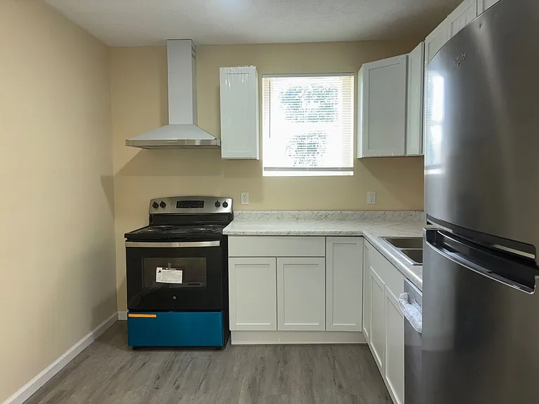 2400 Oberlin Ave — Photo 45
