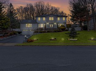 23 Country Oaks Dr #6, Englishtown, NJ