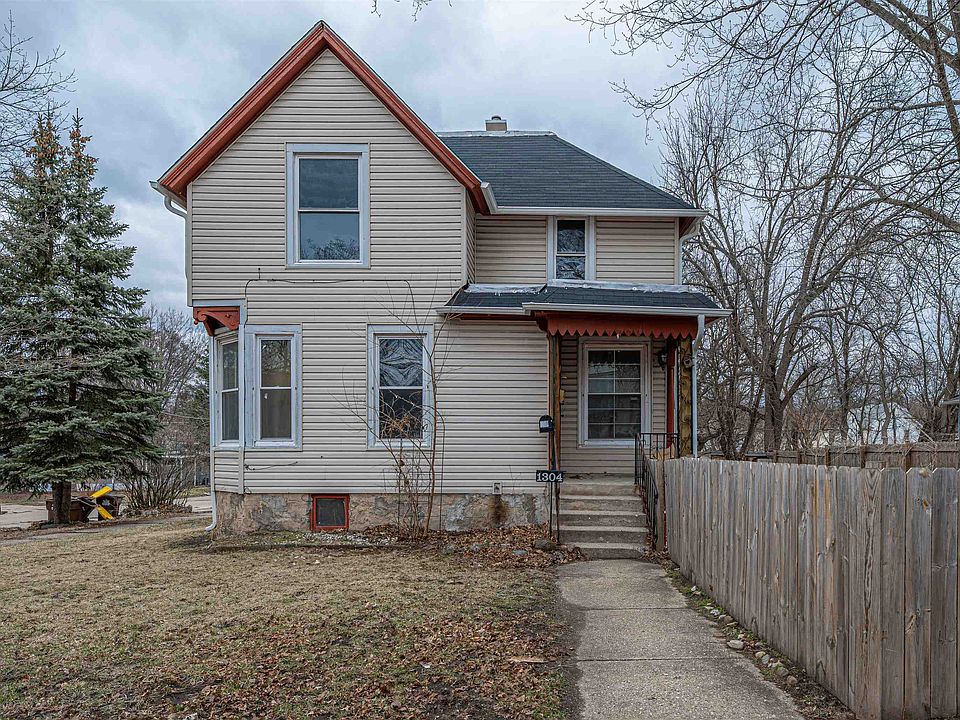 1st image of 1304 Benton St