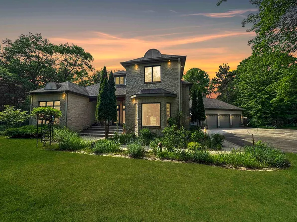 W1198 Countryside Ln, Marinette, WI 54143