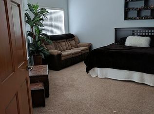 1049 Haskell Ter, Pomona, KS 66076