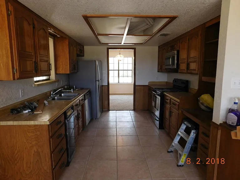 2315 E Highway 190 — Photo 22