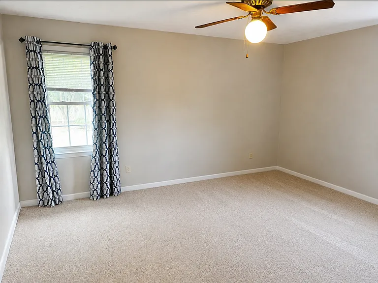 904 Chapel Ridge Dr — Photo 19