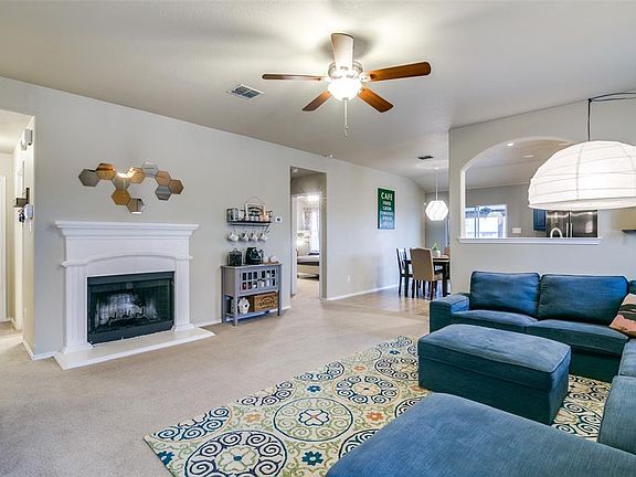 3rd image of 544 Eisenhower Ln