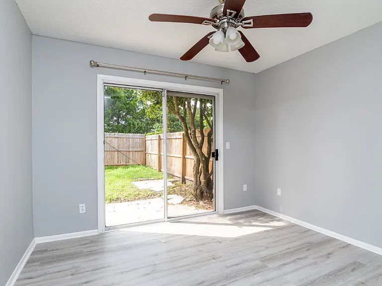 110 Riverraft Ct — Photo 17