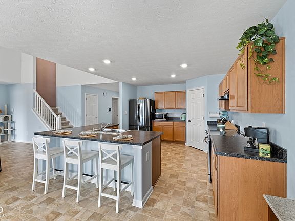 3rd image of 4643 Darla Ct