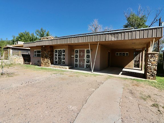 3rd image of 406 Lesa Ln