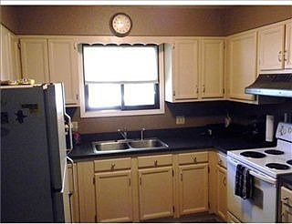 3rd image of 2915 Lynwood Dr