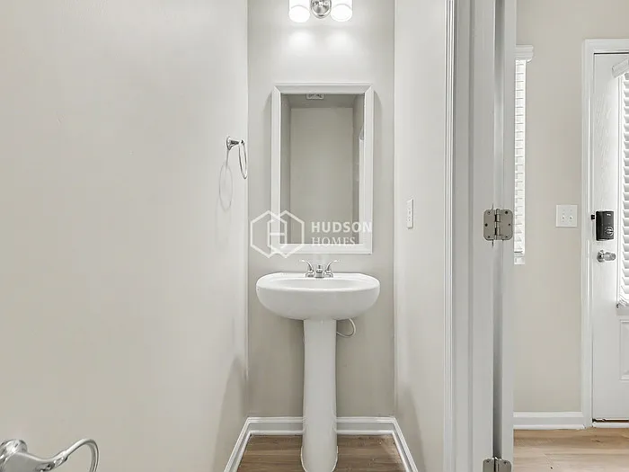 302 S Fortune Way — Photo 14