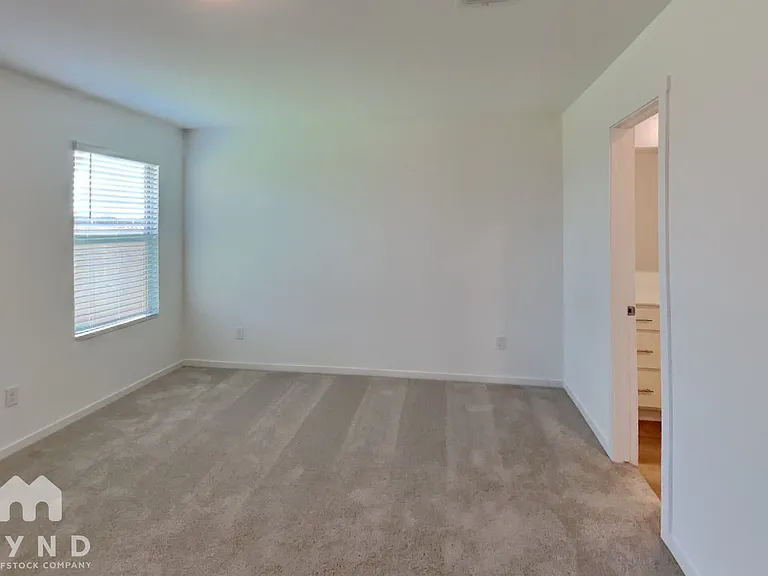 9624 NW 123rd St — Photo 5