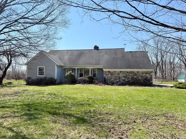 6671 Centerline Rd, Saranac, MI 48881