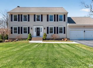 389 Huckleberry Hill Rd, Avon, CT 06001