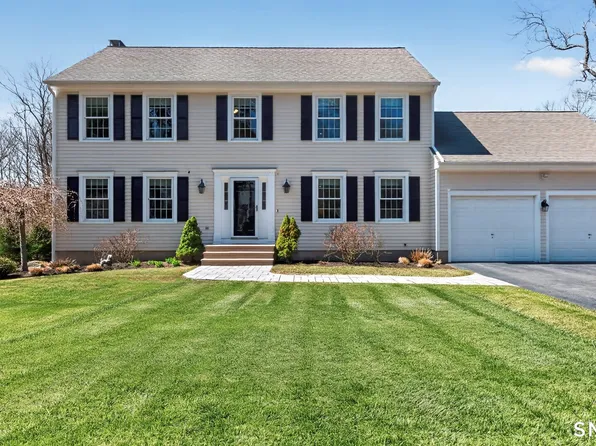 389 Huckleberry Hill Road, Avon, CT 06001