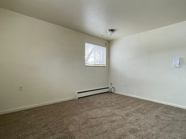 1313 Burton Ct — Photo 14