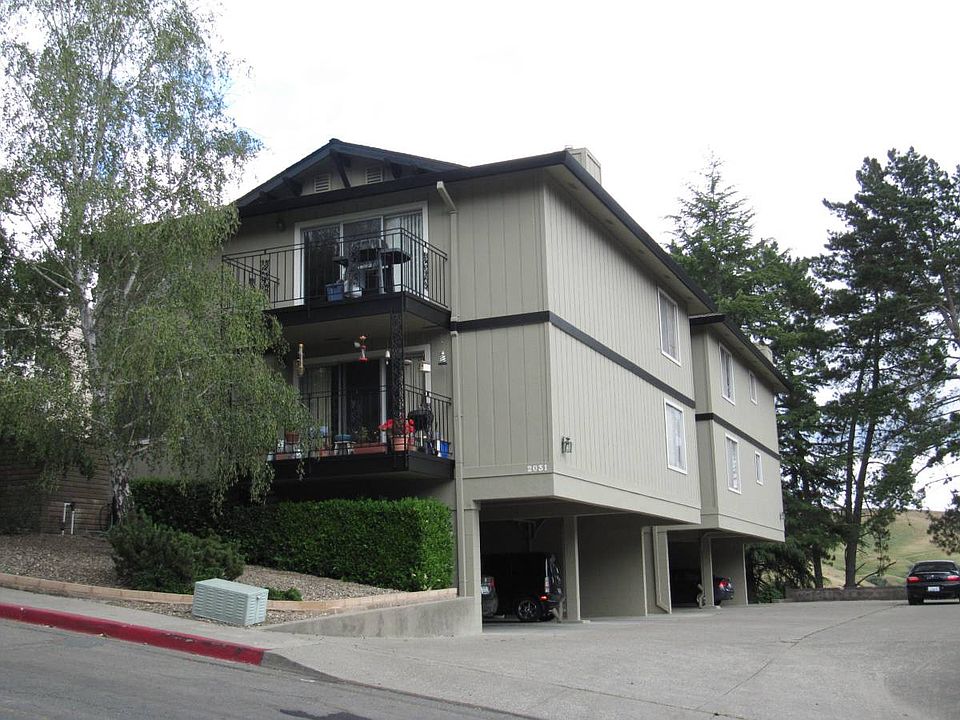 1st image of 2031 Ascot Dr APT 1