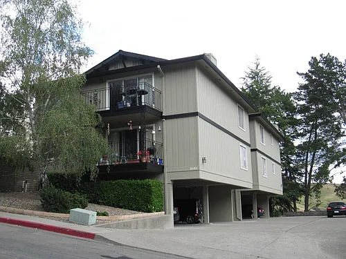 2031 Ascot Dr #1 Photo 1