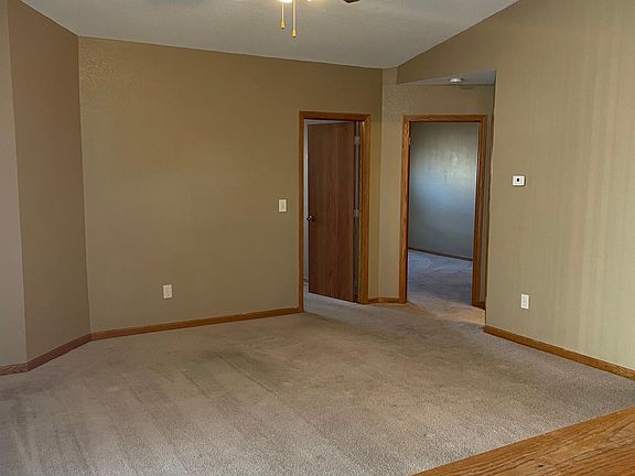 3rd image of 1707 Clover Dr