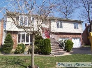 2083 Decker Ave, Merrick, NY 11566