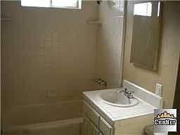 5th image of 7448 Oakdale Ave