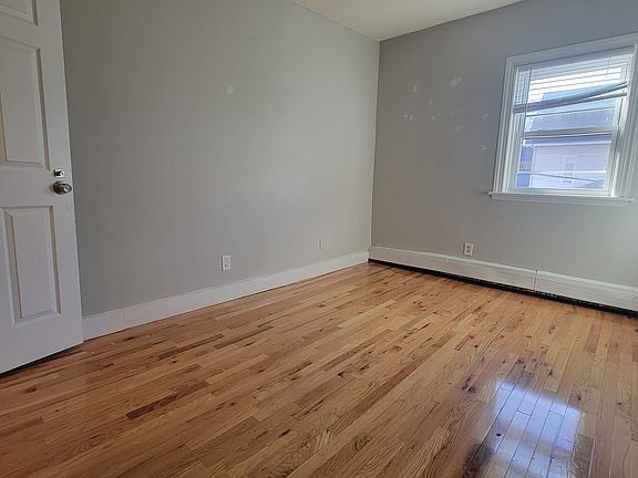5th image of 857 Whalley Ave #2L