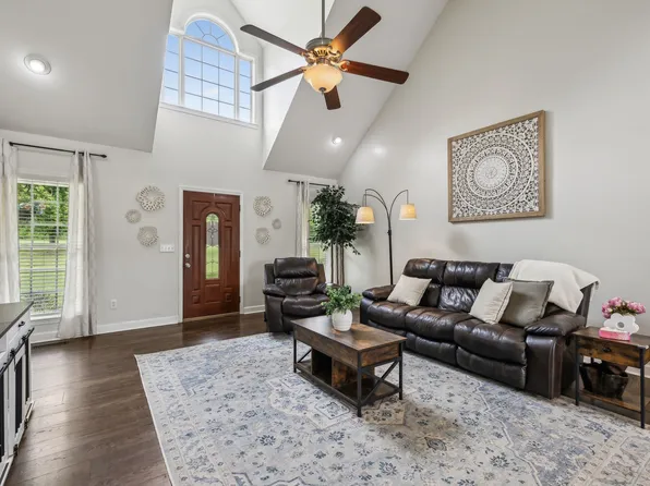 2570 Cornersville Rd, Lynnville, TN 38472