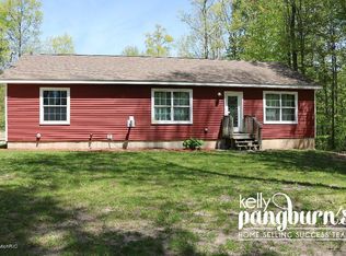 961 E 22 Mile Rd, Grant, MI 49327