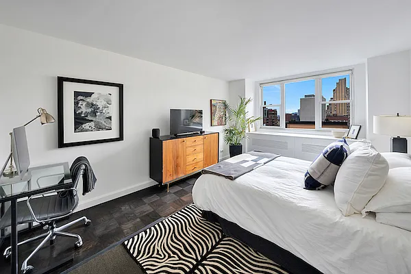 77 Seventh Avenue #16K in Chelsea, Manhattan | StreetEasy