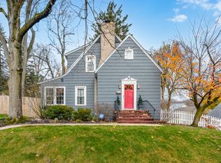 1202 Hillcrest Ave, Kalamazoo, MI 49008