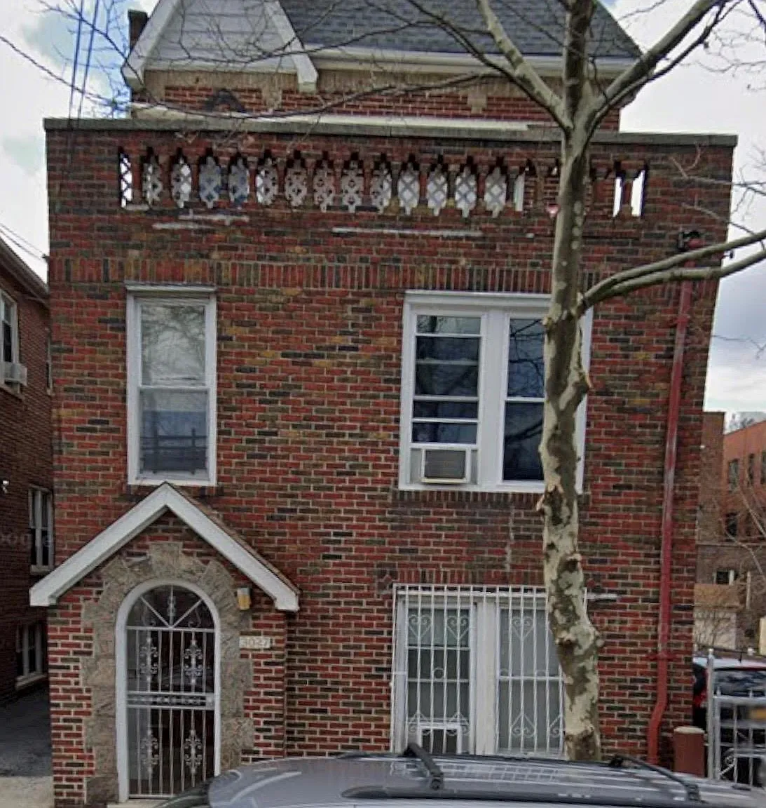 3 bed, 1.0 bath, $3,700 — Photo 1
