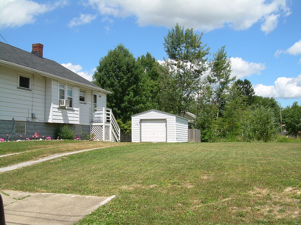 2nd image of 917 Wyley Ave